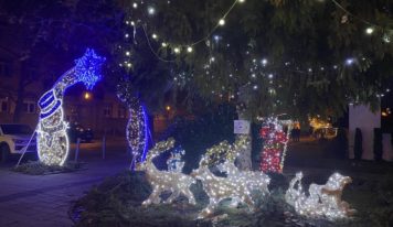 Vianočná atmosféra na pešej zóne v Šali