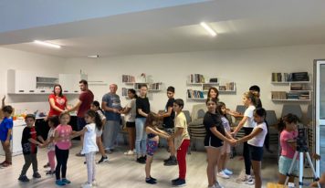 Podujatie FOLKDANCES vytvorilo priestor pre deti naučiť sa tance z Maďarska a Chorvátska