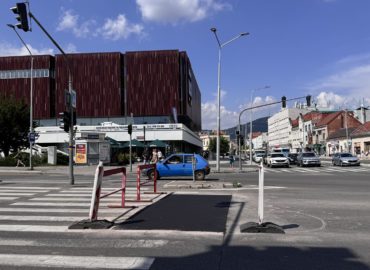 Na poškodenej hlavnej križovatke Nitry bude cez víkend prebiehať monitoring