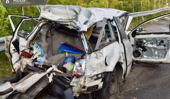 Na R1 v Nitrianskom kraji narazilo nákladné auto do odstaveného auta
