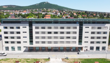 Absolventi Univerzity tretieho veku vystavujú diela v Galérii Univerzum