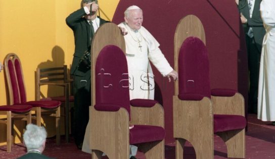 Pápež Ján Pavol II. zaskočil v Nitre organizátora aj ochranku