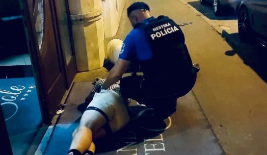 Mestskí policajti zachraňovali opitých amerických turistov