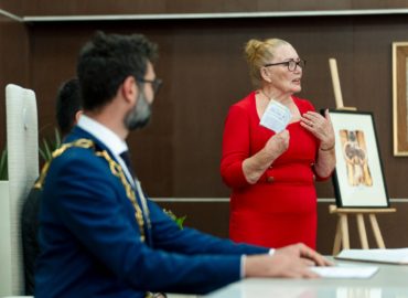 Jubilujúca poetka Drahomíra Pechočiaková získala Cenu mesta Nitry