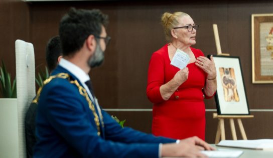 Jubilujúca poetka Drahomíra Pechočiaková získala Cenu mesta Nitry