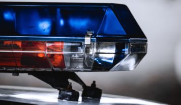 Polícia v Nitre hľadá svedkov dopravnej nehody, ktorej účastníkom bol šéf SIS