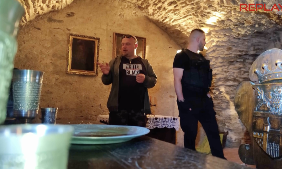 Lovci neviditeľného: Príbeh zo sveta medzi svetmi