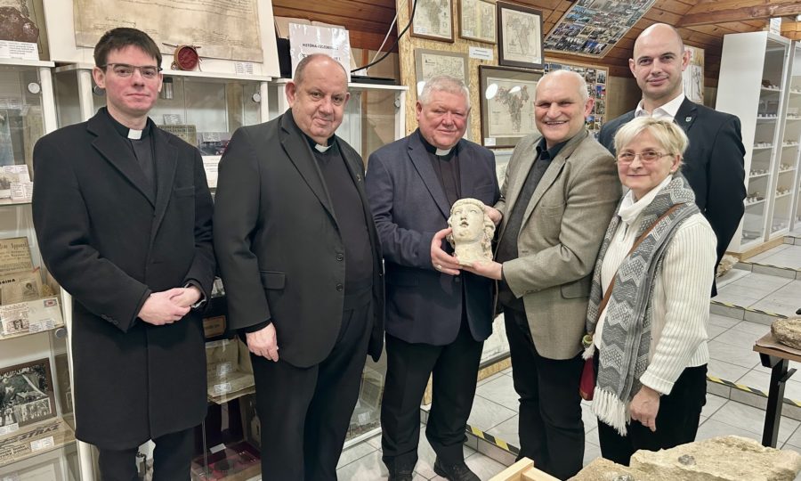 Jazdecká socha Máríe Terézie vo Veľprepoštskom paláci bude opäť kompletná