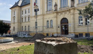 Primátor sa v ankete pýta, či na objavený podstavec vrátiť sochu Masaryka