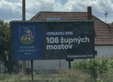 SaS kritizuje kampaň NSK pred voľbami, kraj obvinenia zo zneužitia peňazí odmieta